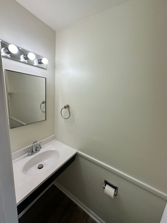 Photo - 4409-4415 Eastridge Drive