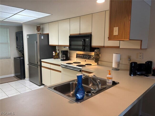 Photo - 4500 SE 5th Pl Unit 106