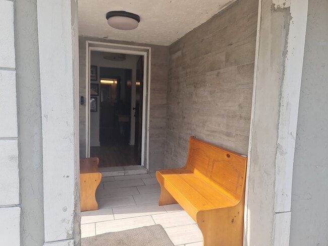 Photo - 103 NW 28th Way