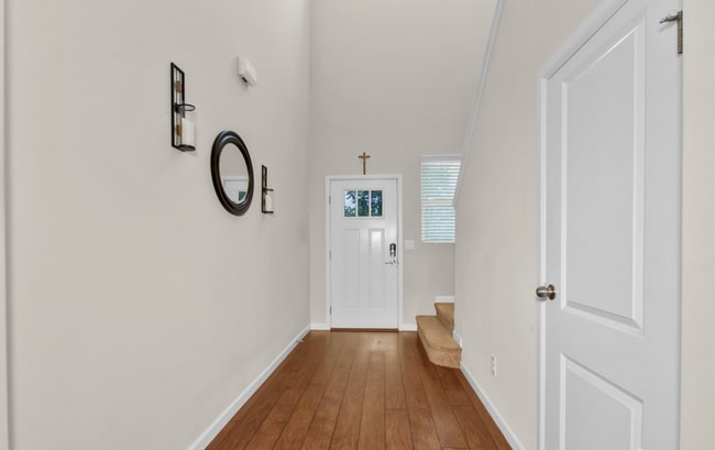 Photo - 3358 Nova St NE