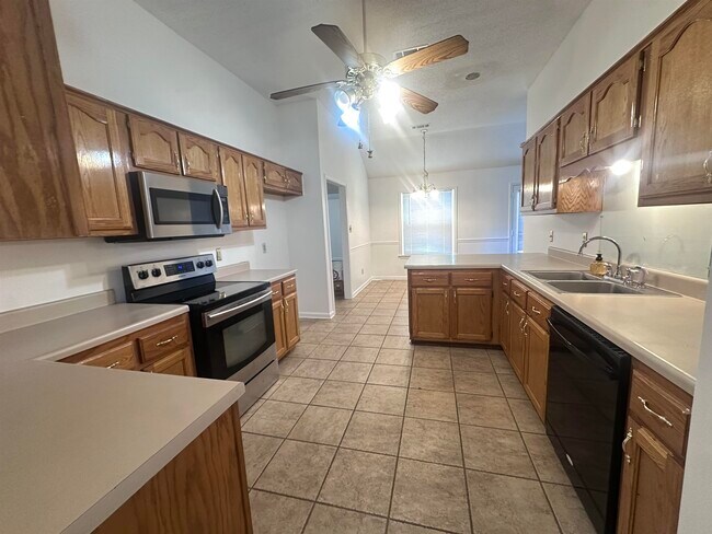 Photo - 8305 Crimson Creek Dr