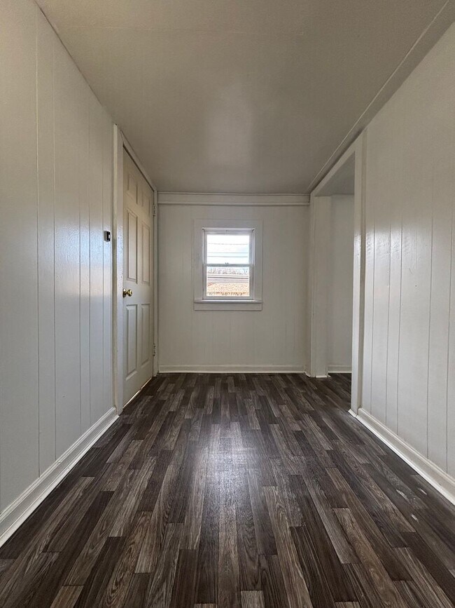 Photo - Large 2 Bedroom Home with a Garage