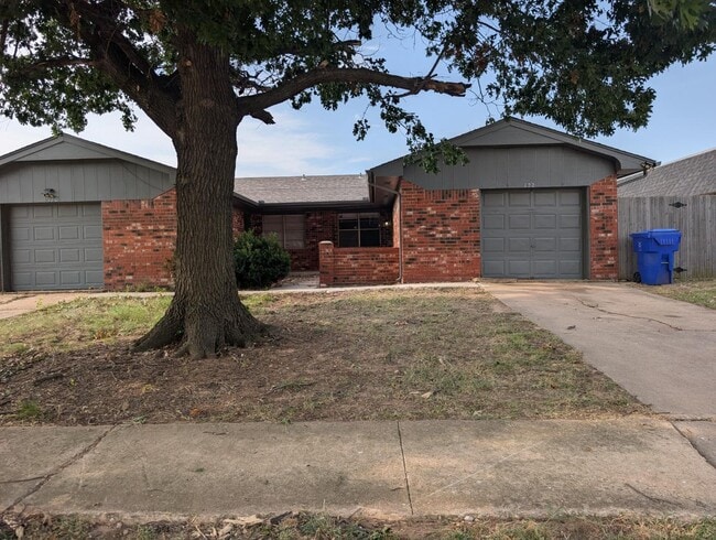 Photo - 122 Crystal Cir