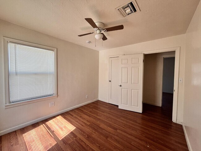 Photo - 1622 N 6th St