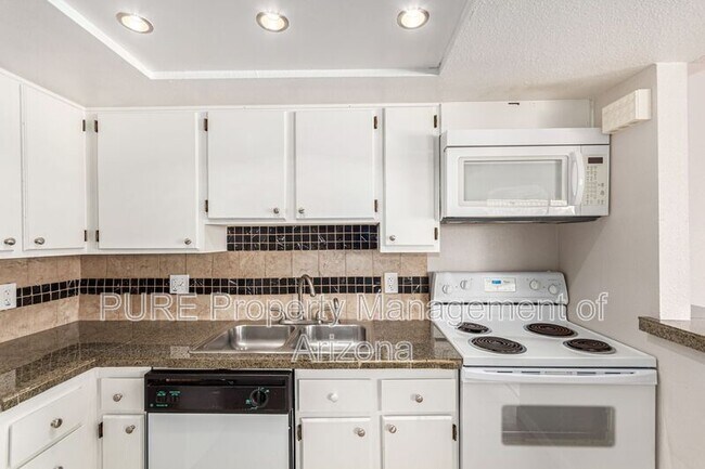 Photo - 700 W University Dr Unit #226