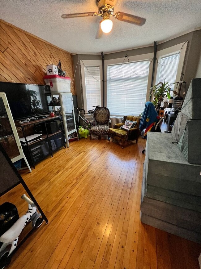 Photo - 922 E 5th St Unit 922