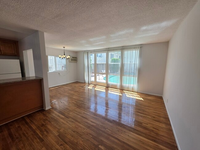 Photo - 1732 N Harvard Blvd Unit 106