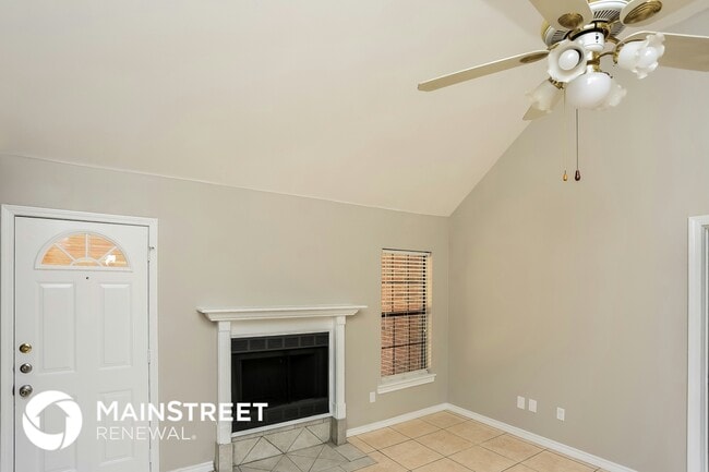 Photo - 335 Trout St