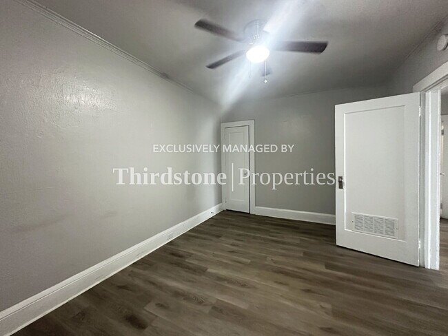 82 W 32nd St Unit 2