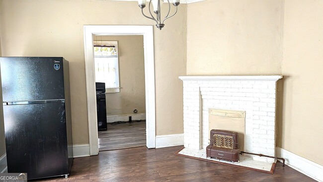 Photo - 672 Bowden St