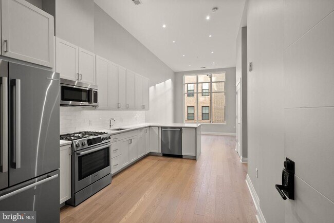 Photo - 925 N Fairfax St Unidad 207