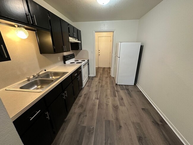 Photo - 204 W Avenue F Unidad A