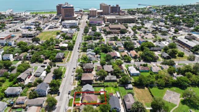 Photo - 921 Elizabeth St