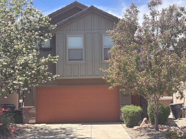 Building Photo - Beautiful Desert Canyon 4 Bedroom / 2.5 Ba... Rental