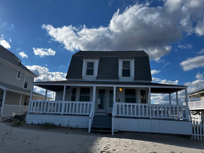 432 North End Blvd