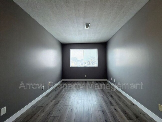 Photo - 1111 E Street Unidad 3