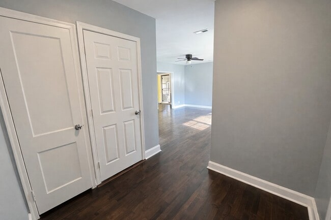 Photo - 2037 Highview Rd SW