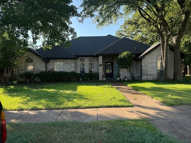 Building Photo - 1309 Oak Harbor Blvd Rental
