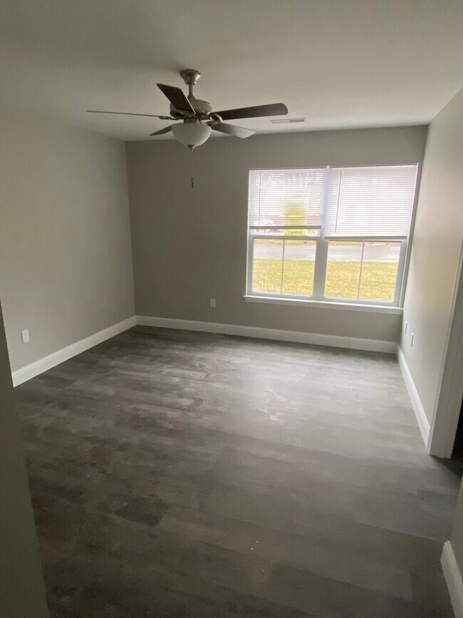 Photo - 114 Hampton Dr