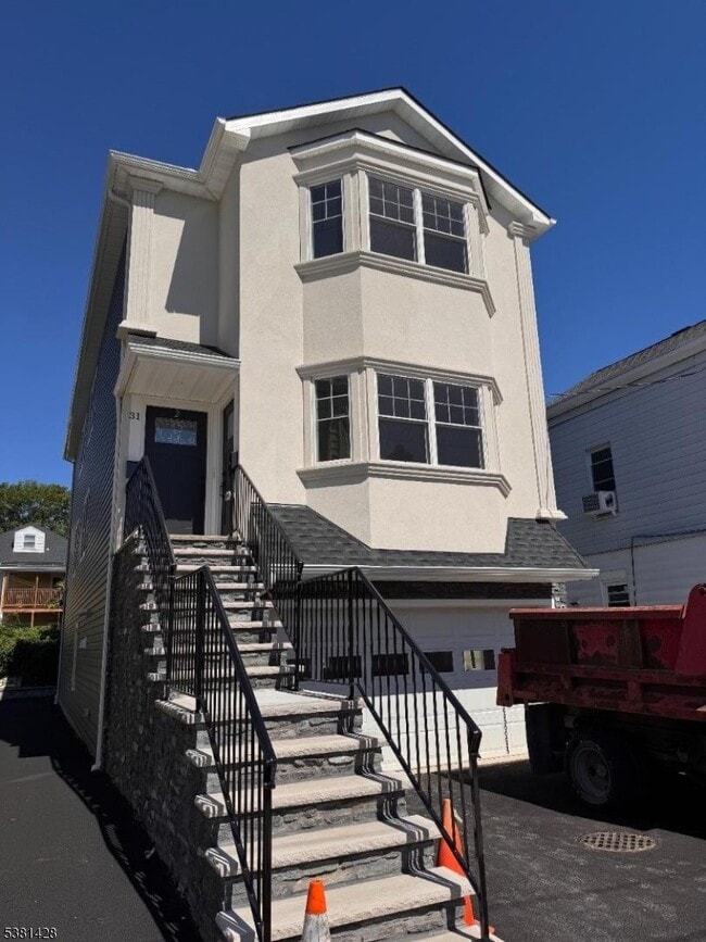 Building Photo - 31 Grove St Rental