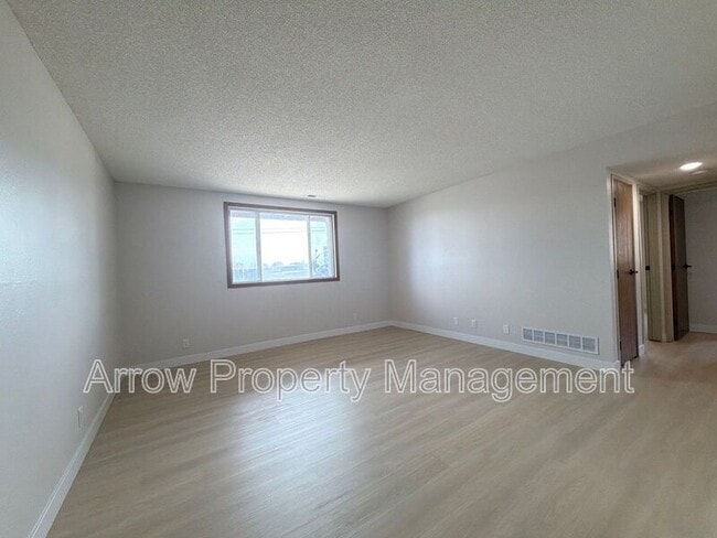 Photo - 535 W Saunders Ave Unit 3