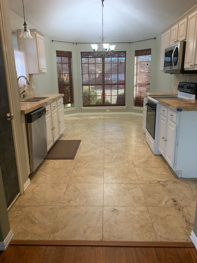 Photo - Charming 3BD/2BA Single-Story Home on Corner Lot | No Carpet | Must See!