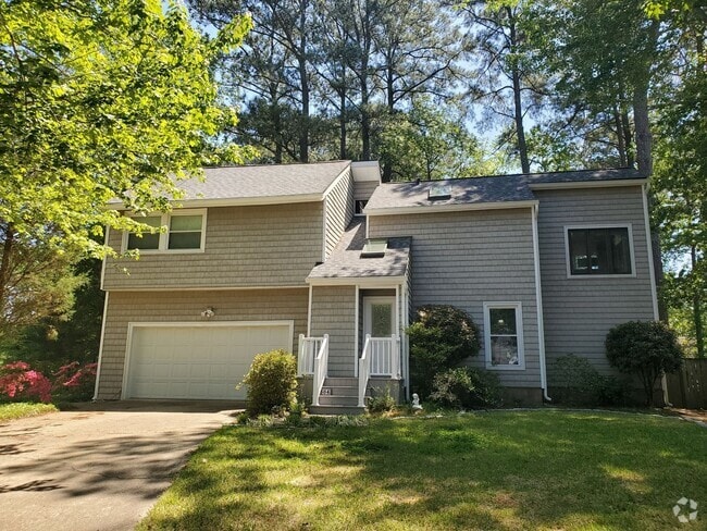 Building Photo - Kenstock Neighborhood in Great Neck Rental