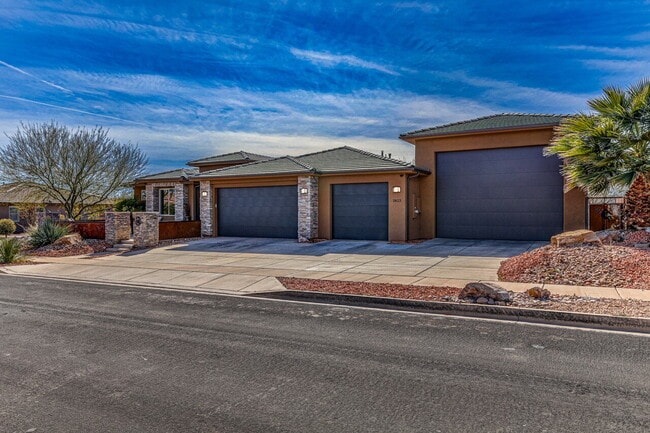 Photo - "Charming 3-Bedroom Retreat with 2 Baths and 2150 Sq. Ft. of Comfort in Santa Clara!"