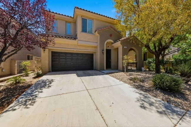 Building Photo - Spacious Summerlin Gem with Loft and Balcony Suite