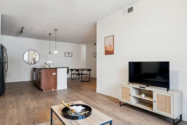 Photo - 6610 N 93rd Ave Unidad ID1238436P