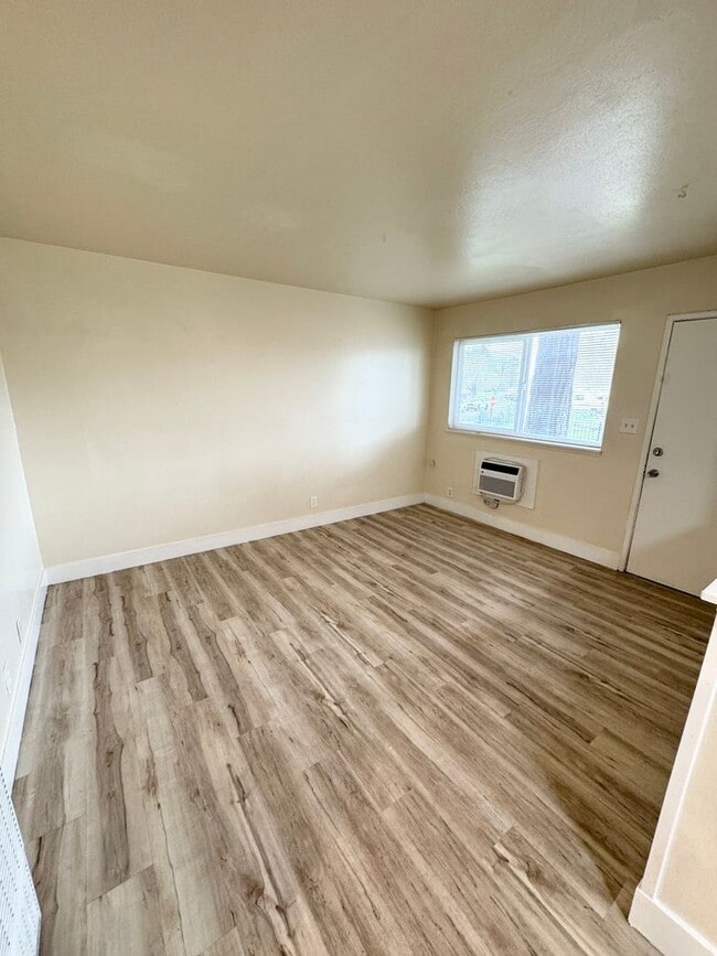 Photo - One Bedroom One Bath Apartment with Patio and Small Yard SEE VIDEO Unidad 3652 Gayle Way Apt 3