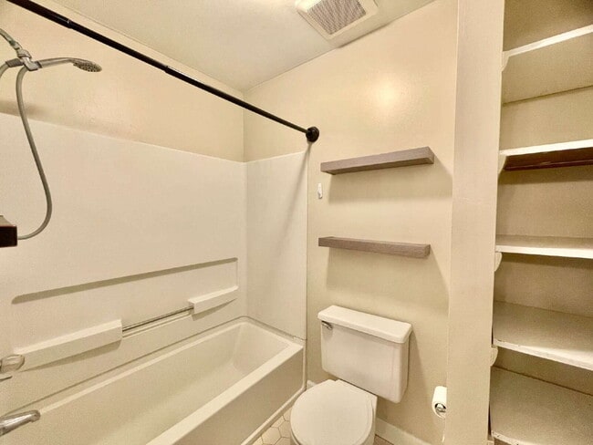 Photo - 3 Bed, 2 Bath Nest In Fayetteville