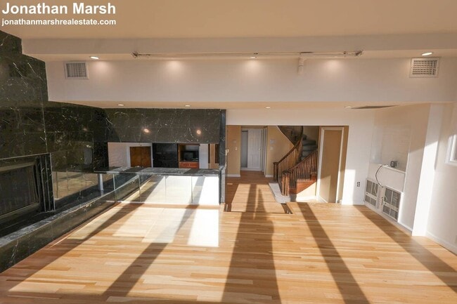 Photo - 113 Beacon St