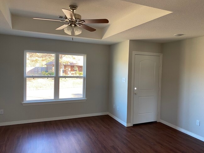 Photo - 3415 Fincastle Cir Unidad #B-55 and older housing