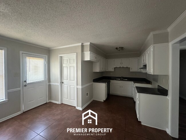 Photo - Quiet 3BR/2BA Cove in Bartlett Area | Vaulted Ceilings & Hardwood Floors