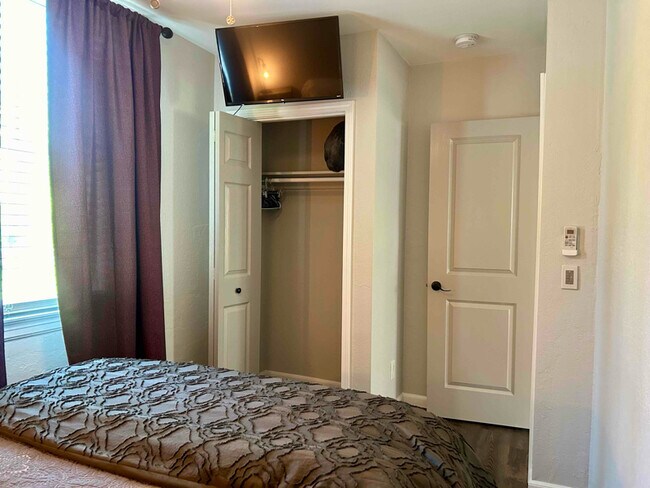 Photo - 2948 McGavock Pk