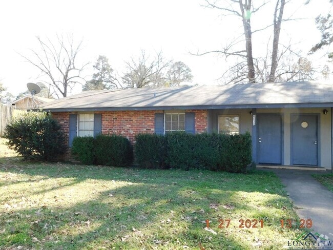 Building Photo - 605 Circle Dr Rental