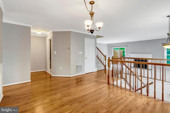 Photo - 5964 Norham Dr