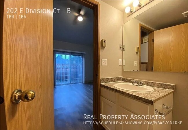 Photo - 202 E Division Ct Unit B