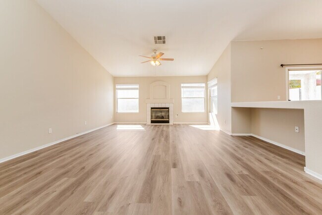 Photo - 607 Park Landing Ct