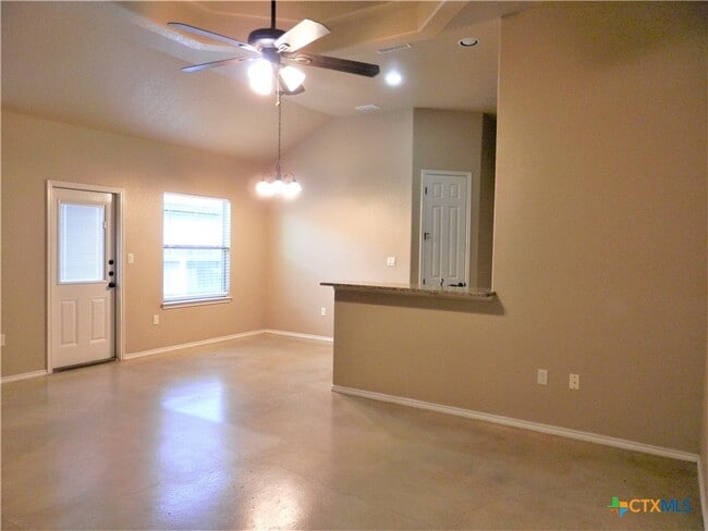 Photo - 1071 Carolyn Cove