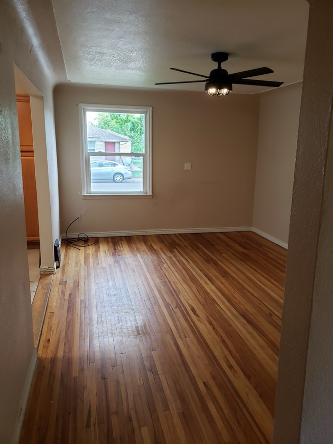 Photo - 1181 Newark St