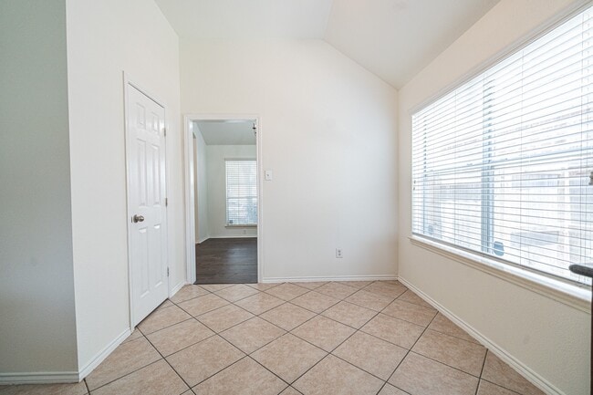 Photo - 2111 Sailwind Dr