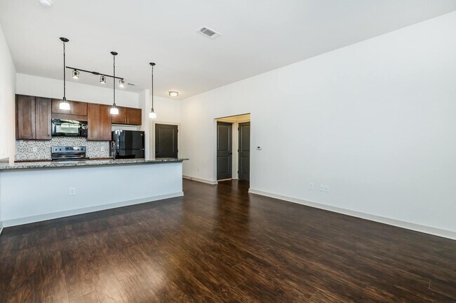 Photo - 1810 Belcourt