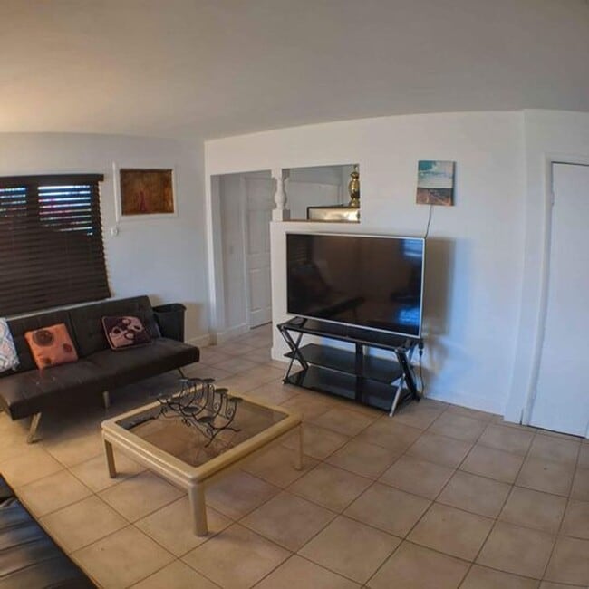 Photo - 1637 Devonshire Ln Unidad 1637 Devonshire Ln, Room B