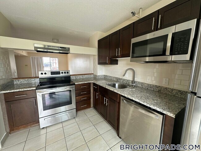 Photo - 154 N Beacon St Unidad B4