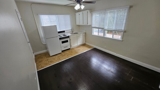 Photo - 527 Alexandria Ave Unidad 8