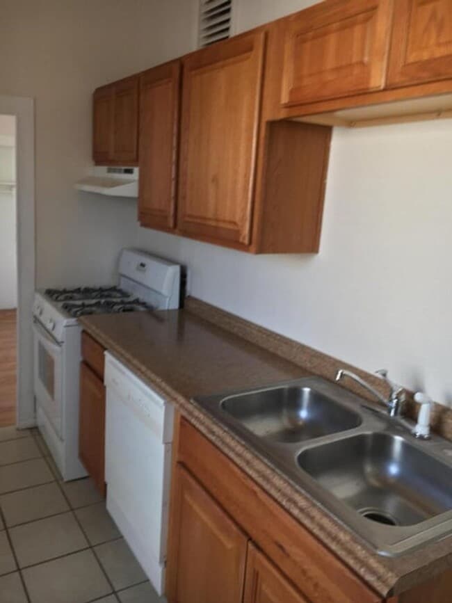 Photo - 1402 3rd St SW Unit A