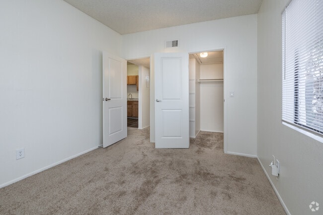 1BR, 1BA - 600SF - Bedroom
