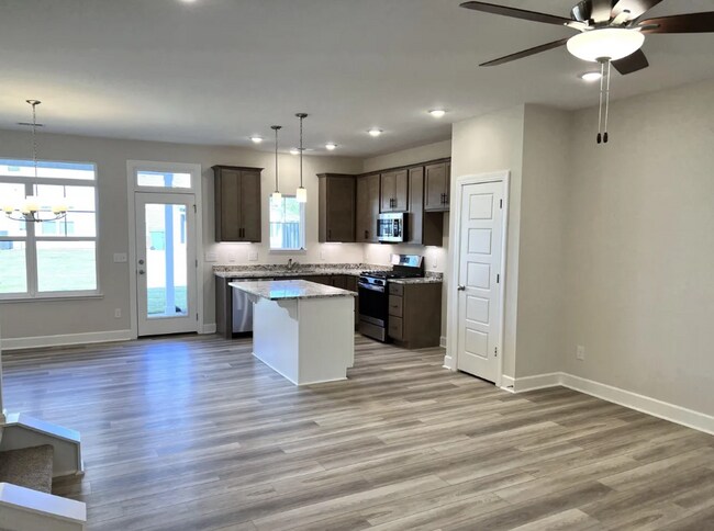 Photo - 207 Taylor Woods Ct